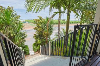 House For Sale - VIC - Mildura - 3500 - GRAND FAMILY LIVING WITH QUEENSLANDER CHARM  (Image 2)