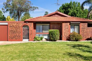 House For Sale - VIC - Mildura - 3500 - Affordable brick veneer home!  (Image 2)
