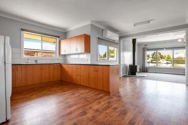 House For Sale - VIC - Mildura - 3500 - Surrounded by Space.  (Image 2)