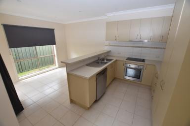 Townhouse For Lease - VIC - Kyabram - 3620 - $400.00 per week  (Image 2)