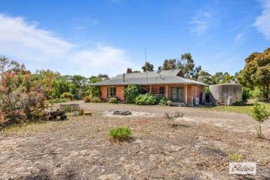 House For Sale - VIC - Lake Lonsdale - 3381 - Lake, Land  And Lifestyle Between Halls Gap and Stawell  (Image 2)