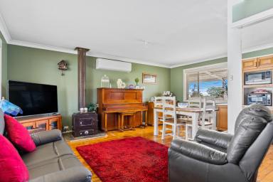 House For Sale - NSW - Gulgong - 2852 - A WARM WELCOME IN GULGONG  (Image 2)