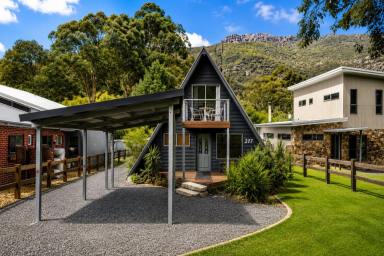 House For Sale - VIC - Halls Gap - 3381 - A-Frame Retreat in the Heart of Halls Gap  (Image 2)