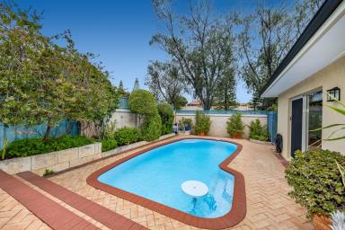 House For Sale - WA - Iluka - 6028 - PRIVATE, PEACEFUL & IMPECCABLE!  (Image 2)