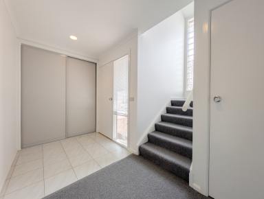 Unit For Lease - VIC - Kerang - 3579 - Private & Spacious Unit  (Image 2)