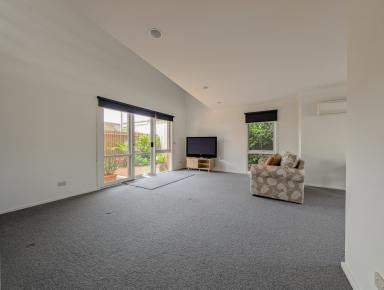 Unit For Lease - VIC - Kerang - 3579 - Private & Spacious Unit  (Image 2)