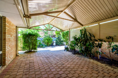 House For Sale - WA - Alfred Cove - 6154 - OPPORTUNITY KNOCKS  (Image 2)