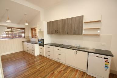 House For Sale - VIC - Rochester - 3561 - FEDERATION-STYLE HOME - WALK TO TOWN CENTRE  (Image 2)