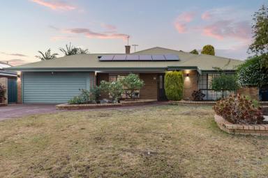 House For Sale - WA - Leeming - 6149 - Multi-Generational Living in a Highly Sought-After Cul-de-Sac  (Image 2)