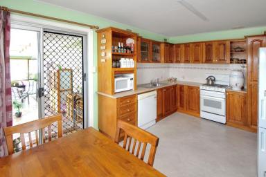 House For Lease - NSW - Tenterfield - 2372 - FOR RENT  (Image 2)