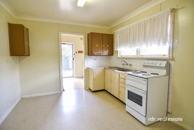 House For Sale - NSW - Inverell - 2360 - LOW-MAINTENANCE LIVING ON CORNER BLOCK  (Image 2)