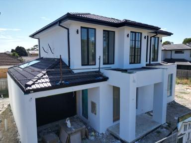 Townhouse For Sale - VIC - Oakleigh South - 3167 - French-inspired fully detached residence with 5 Skylights, Private driveway  (Image 2)