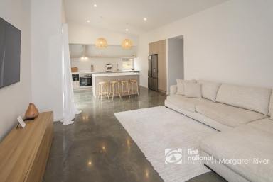 House For Sale - WA - Gnarabup - 6285 - BRAND NEW BEACH SHACK...MARGARET RIVER (Image 2)