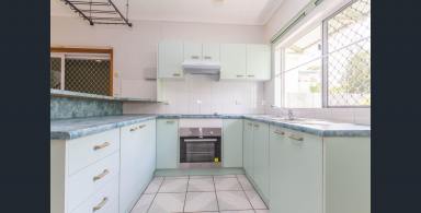 Unit For Lease - QLD - Bungalow - 4870 - Two Bedroom Townhouse in Quiet complex  (Image 2)