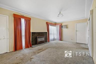 House For Sale - VIC - Kangaroo Flat - 3555 - Charming home in need of love  (Image 2)