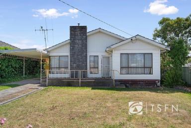 House For Sale - VIC - Kangaroo Flat - 3555 - Charming home in need of love  (Image 2)