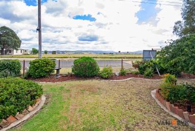 House For Sale - VIC - Lindenow - 3865 - Feel Good Country Living Only 10 Minutes from Bairnsdale  (Image 2)