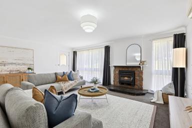 House For Sale - SA - Hahndorf - 5245 - A 1980's inspired retreat in Hahndorf's heart.  (Image 2)