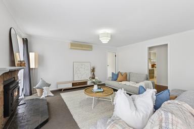 House For Sale - SA - Hahndorf - 5245 - A 1980's inspired retreat in Hahndorf's heart.  (Image 2)