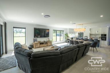 House Leased - NSW - Glen Innes - 2370 - Spacious. Stylish. Simply Stunning. 4 Bedroom home for rent  (Image 2)