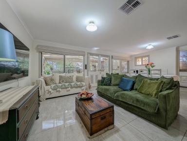 House For Sale - VIC - Kerang - 3579 - Stunning Double Brick Home in Prime Location (Image 2)