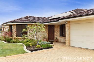 House For Sale - WA - Rockingham - 6168 - Supersized Living – Big Home, Brilliant Location!  (Image 2)