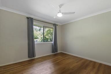 House For Sale - QLD - Macleay Island - 4184 - Low-set Brick with Plenty of Scope to Add Value  (Image 2)