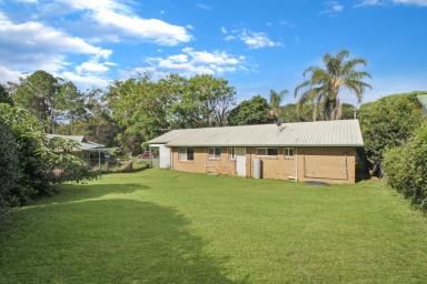 House For Sale - QLD - Macleay Island - 4184 - Low-set Brick with Plenty of Scope to Add Value  (Image 2)