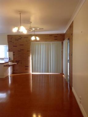 House For Lease - QLD - Eimeo - 4740 - WELL MAINTAINED & PRESENTED COLONIAL DESIGNED HOME WITH CHARM & CHARACTER  (Image 2)