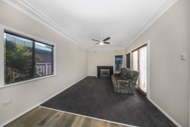 House For Sale - NSW - Tumut - 2720 - Live in or Investment Opportunity!  (Image 2)