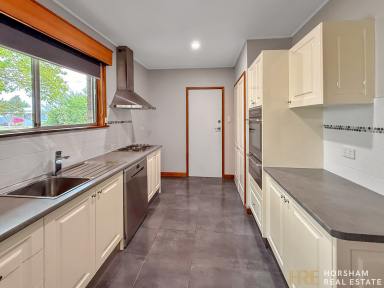 House For Lease - VIC - Horsham - 3400 - Modern 4-Bedroom Home Near the River (Image 2)