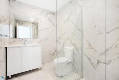 Unit For Lease - NSW - Wollongong - 2500 - NEAR NEW LUXURY 1 BEDROOM UNIT - 'OCEAN AIR' (Image 2)