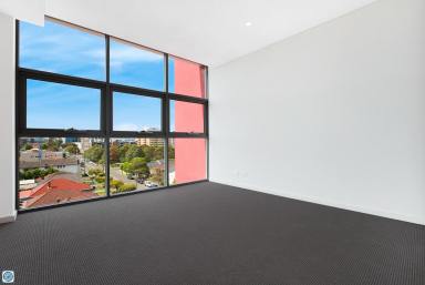 Unit For Lease - NSW - Wollongong - 2500 - NEAR NEW LUXURY 1 BEDROOM UNIT - 'OCEAN AIR' (Image 2)