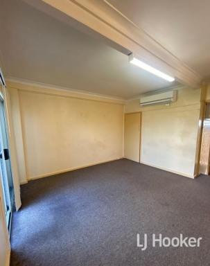 Unit For Lease - NSW - Inverell - 2360 - Spacious Unit -  Near Holy Trinity School  (Image 2)