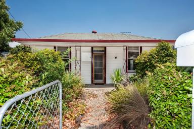 House For Sale - VIC - Hamilton - 3300 - Charming, Convenient, Low-Maintenance Living  (Image 2)