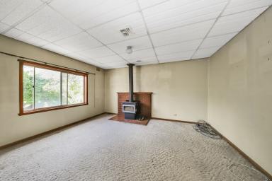 House For Sale - NSW - Batlow - 2730 - Batlow Home!  (Image 2)