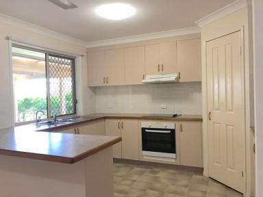 House For Lease - QLD - Kingaroy - 4610 - 4 BEDROOM HOME IN THE HILLVIEW ESTATE  (Image 2)