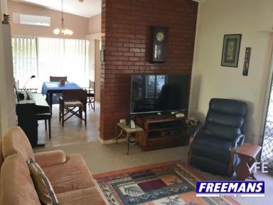 House For Lease - QLD - Kingaroy - 4610 - SPACIOUS 4-BEDROOM, 3-BATHROOM HOME IN AN UNBEATABLE CBD LOCATION  (Image 2)