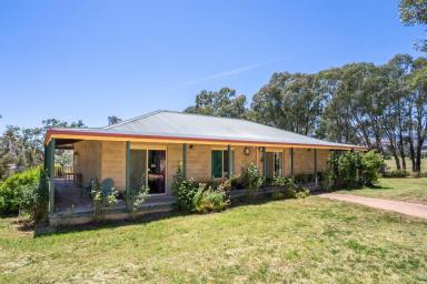 Lifestyle For Sale - NSW - Carcoar - 2791 - Charming homestead on acreage close to town!  (Image 2)