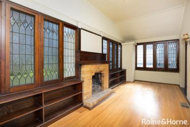 House For Lease - NSW - Wagga Wagga - 2650 - COMFORT LUXURY LIVING IN WAGGA'S CBD  (Image 2)