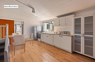 House For Sale - NSW - Bega - 2550 - CHARMING CIRCA 1910 PERIOD HOME  (Image 2)