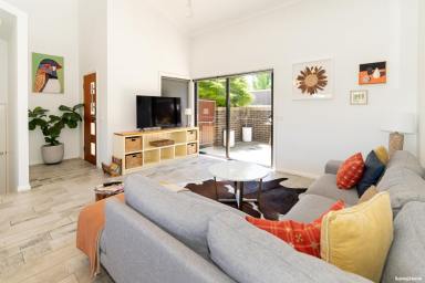 Townhouse For Lease - NSW - Bourkelands - 2650 - SPACIOUS TOWNHOUSE IN A PEACEFUL LOCATION (Image 2)