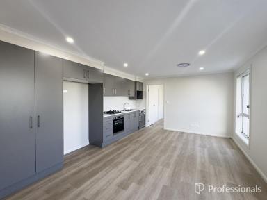 House For Lease - NSW - North Tamworth - 2340 - 48A Evesham Circuit  (Image 2)