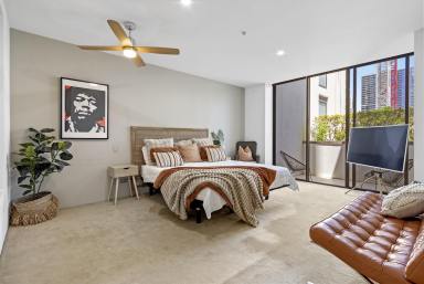 Apartment For Sale - QLD - Broadbeach - 4218 - Huge 300m2 Apartment in the "Heart" of Broadbeach, Dual-Key Opportunity! INVEST, LIVE or LEASE  (Image 2)