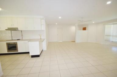 House For Lease - QLD - Eimeo - 4740 - 4 BEDROOM FAMILY HOME IN EIMEO  (Image 2)