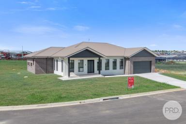 House For Sale - NSW - Tamworth - 2340 - Brand New Build in Highly Sought After Area (Image 2)