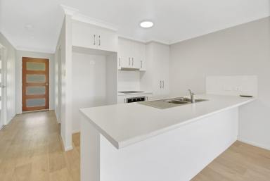 House For Lease - QLD - Glenvale - 4350 - Modern, quiet, and convenient! (Image 2)