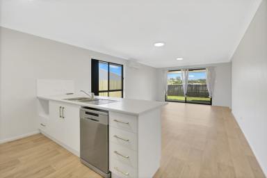 House For Lease - QLD - Glenvale - 4350 - Modern, quiet, and convenient! (Image 2)