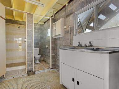 House For Sale - NSW - Old Bar - 2430 - RENOVATOR'S DELIGHT – PRIME OLD BAR LOCATION  (Image 2)