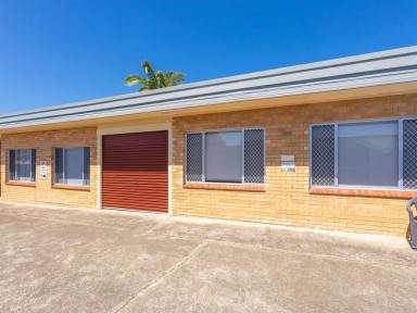 Unit For Sale - NSW - Old Bar - 2430 - RENOVATED & CENTRAL TWO BEDROOM UNIT  (Image 2)